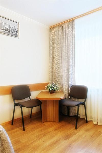Profssoyuzny Hotel Tsjernihiv Kamer foto