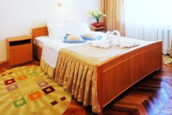 Profssoyuzny Hotel Tsjernihiv Buitenkant foto